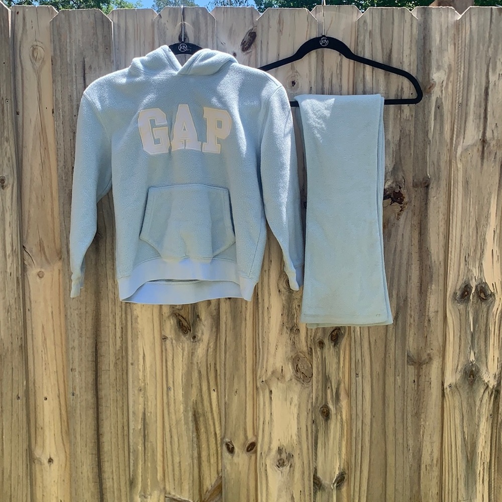 children’s gap sweatsuit